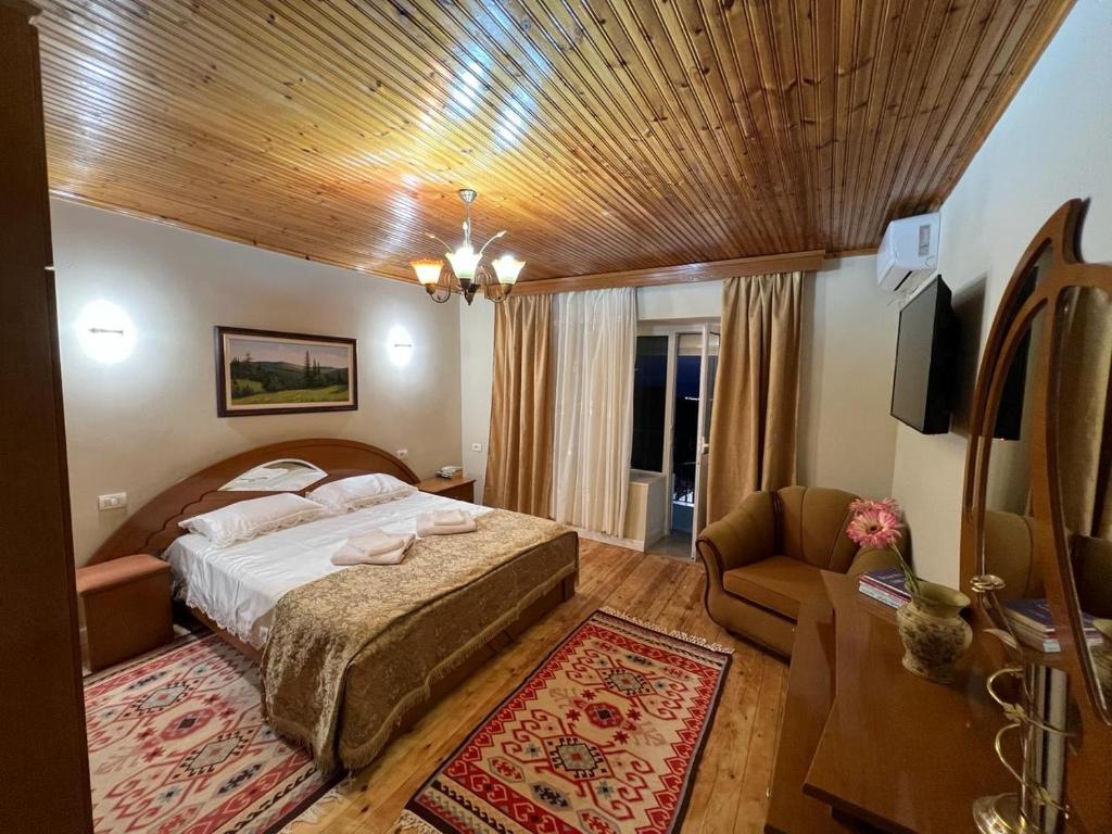 Garden Villa Guni photo 3