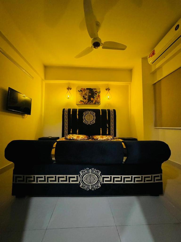 The Iconic 1BHK, Gulber Greens Islmabad photo 2