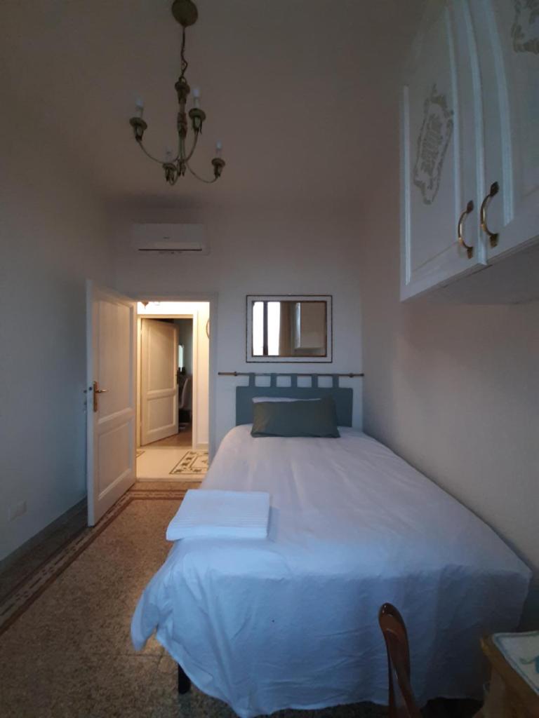 Mary&Flo House - A due passi dal centro - free private parking - Tap to explore photos