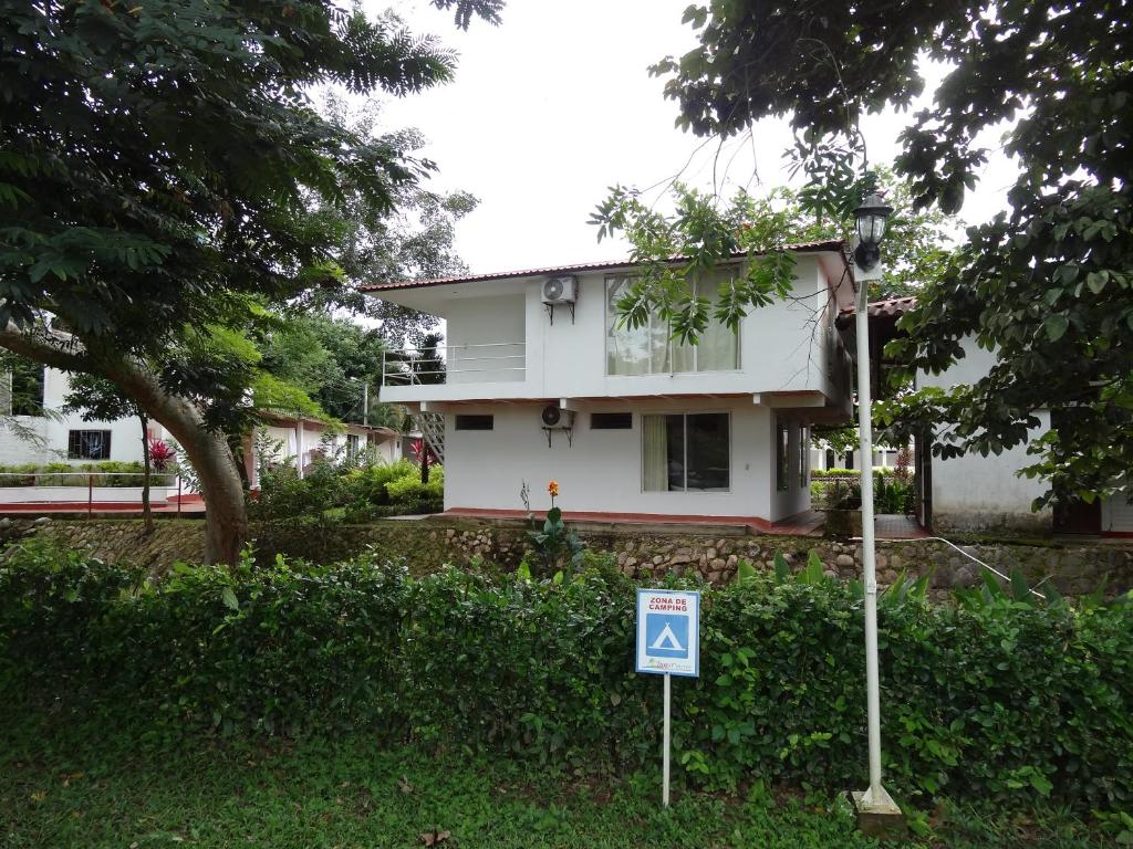 CENTRO VACACIONAL & HOTEL CAMPESTRE LAGO CENTER photo 1