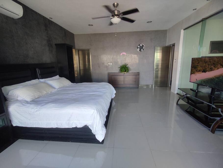 Residencial a 1 minuto de plaza photo 1