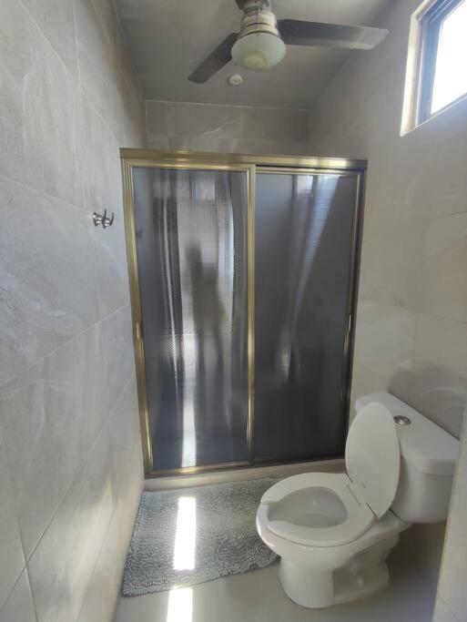 Residencial a 1 minuto de plaza photo 2