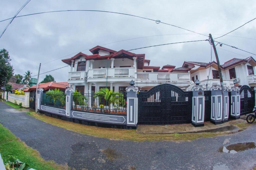 Sheni homes photo 4