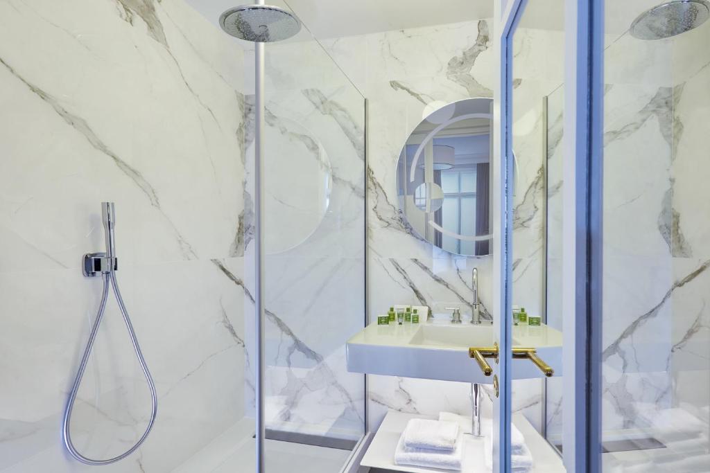 Holiday Inn Paris - Gare de Lyon Bastille, an IHG Hotel photo 2