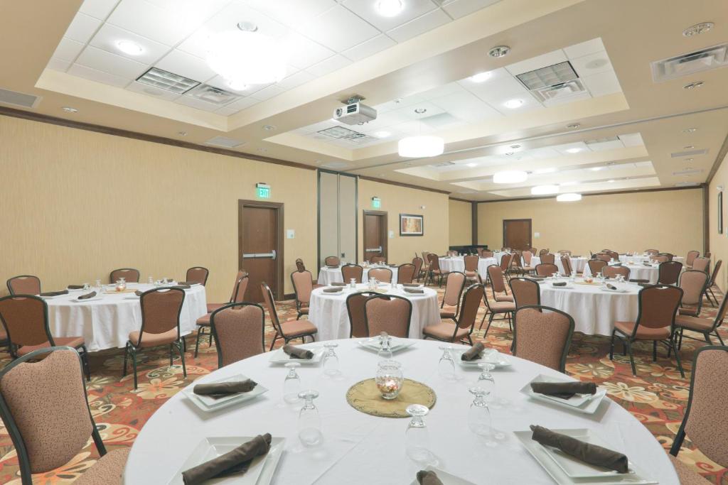 Holiday Inn Jackson NW - Airport Road, an IHG Hotel photo 3