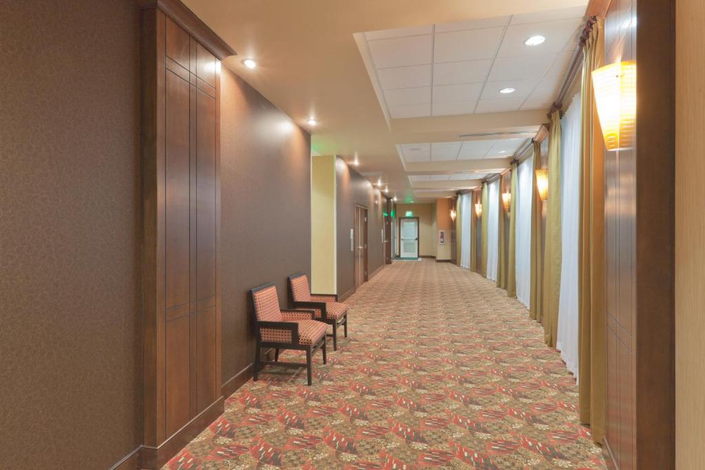 Holiday Inn Jackson NW - Airport Road, an IHG Hotel photo 4