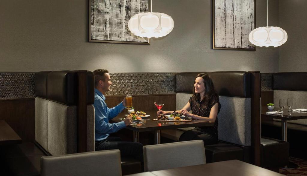 Holiday Inn Winnipeg-South, an IHG Hotel photo 1