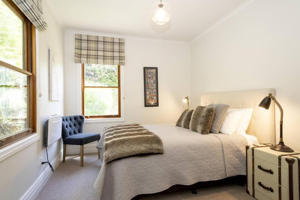 Stags Head Cottage-cosy cottage with hot tub photo 1