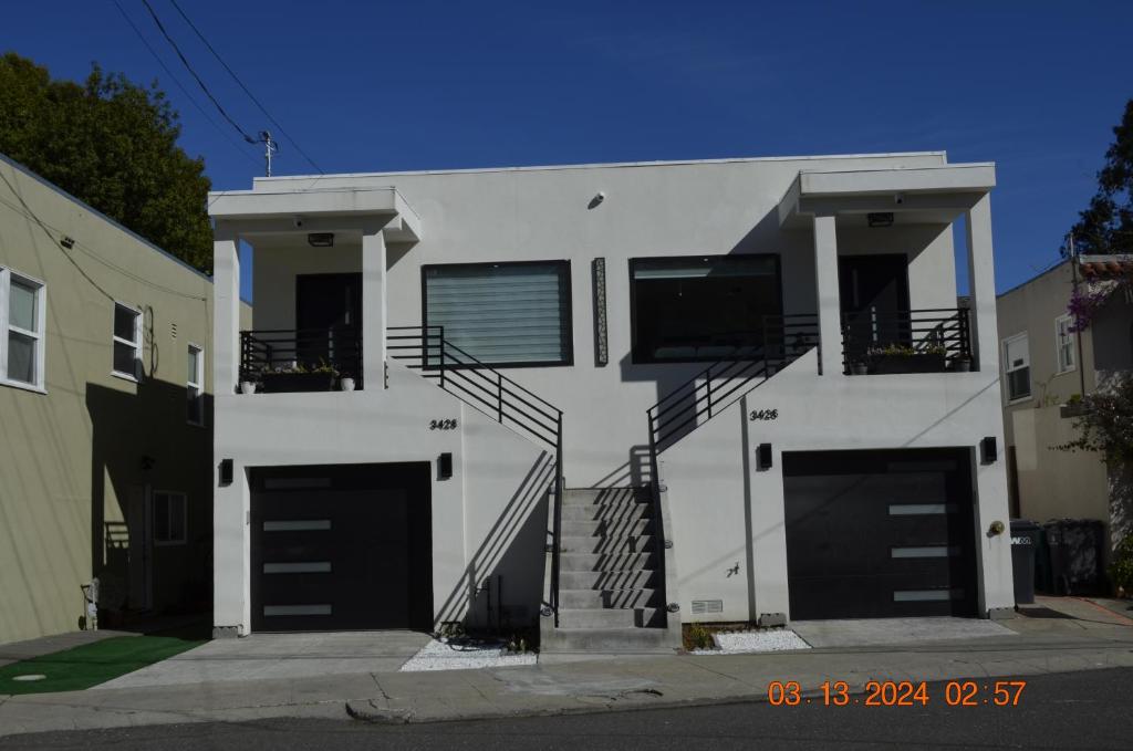 Dimond Abode Vacation Home 2