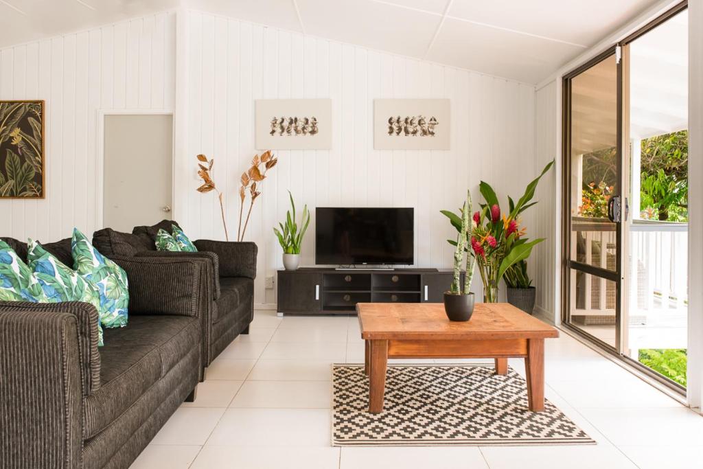 B's Beach House on Muri Lagoon photo 3