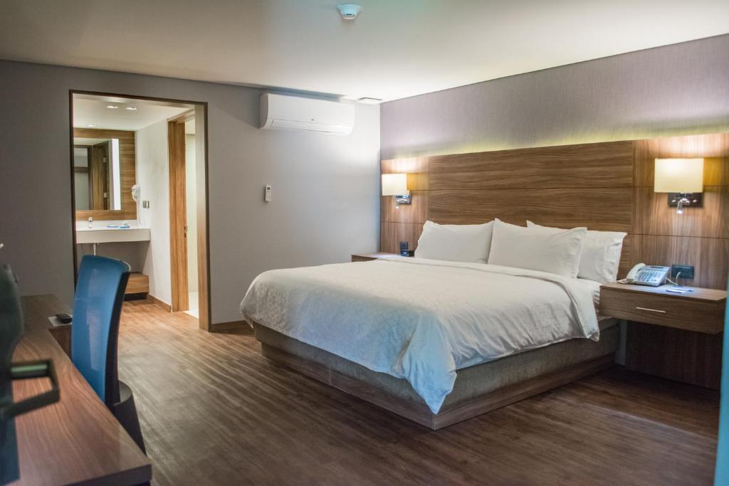 Holiday Inn Express Morelia, an IHG Hotel photo 2