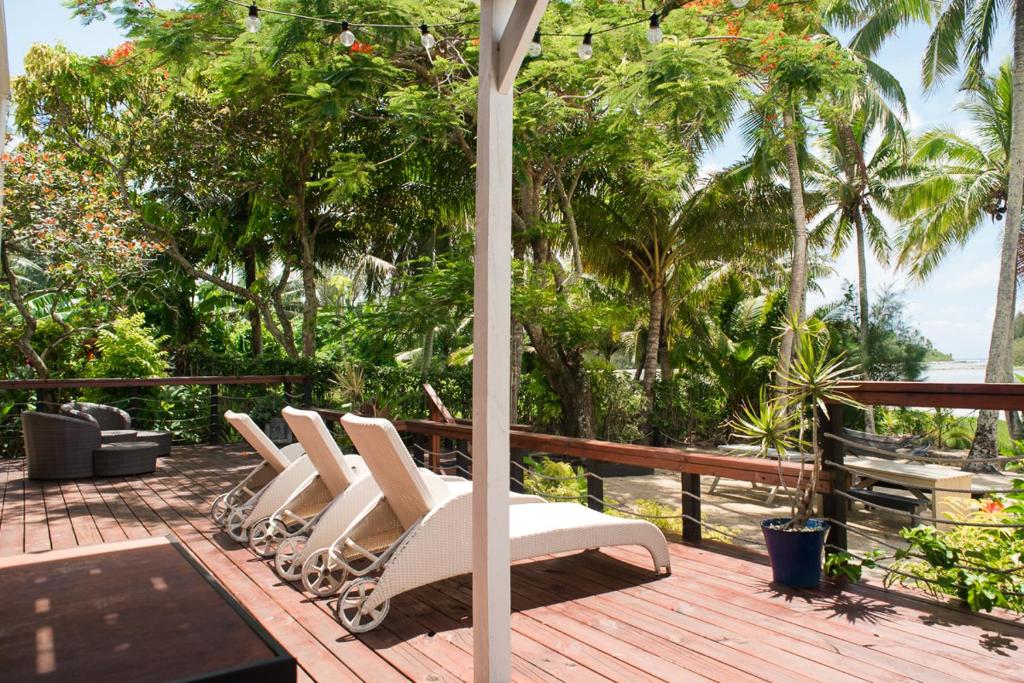 B's Beach House on Muri Lagoon photo 1