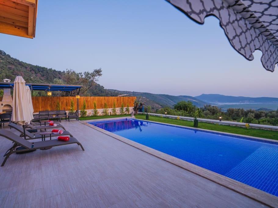 Çayköy'de Özel Havuzlu 5 Kişilik Muhafazakar Villa Serenity photo 4