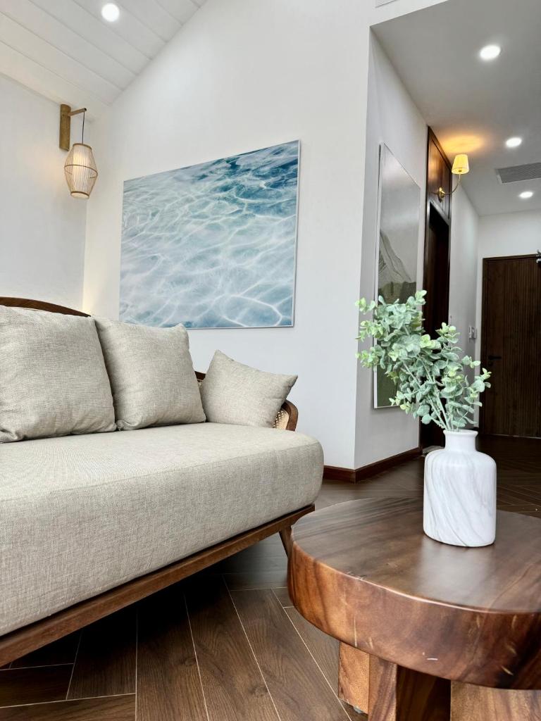 Ngan Ha Apartment