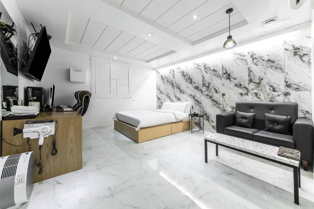 S hotel photo 4