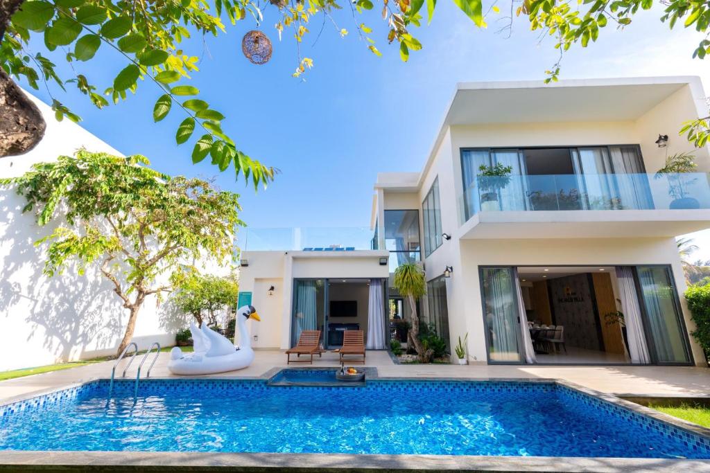 Palm Villa 36 (Luxury Villa inside Resort near The Sea)