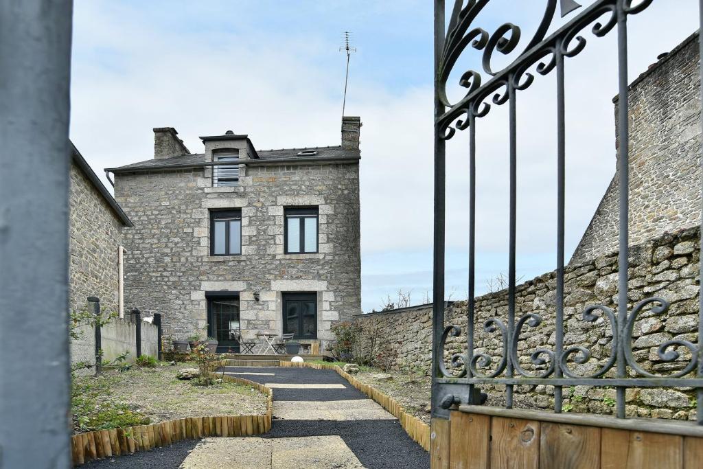 Villa Mi-Syl- Jolie maison en pierre à Quévert photo 1