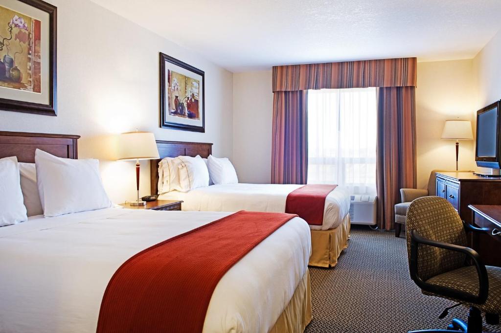 Holiday Inn Express & Suites Drayton Valley, an IHG Hotel photo 2