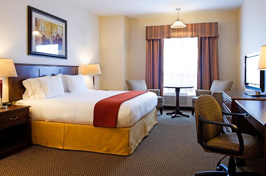 Holiday Inn Express & Suites Drayton Valley, an IHG Hotel photo 4