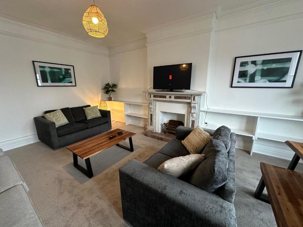 Ashbrook Stert St 5 bedroom property photo 1