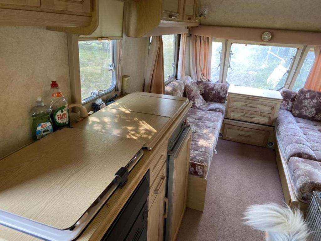Immaculate 1-Bed Cabin in Juvigny-Val-d'Andaine photo 4