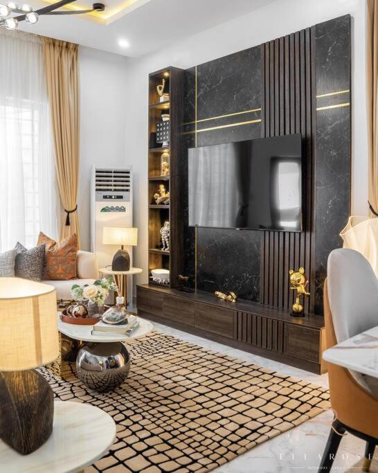 Stylish and Cozy 4 bedroom 4 bathroom Home Lekki photo 1