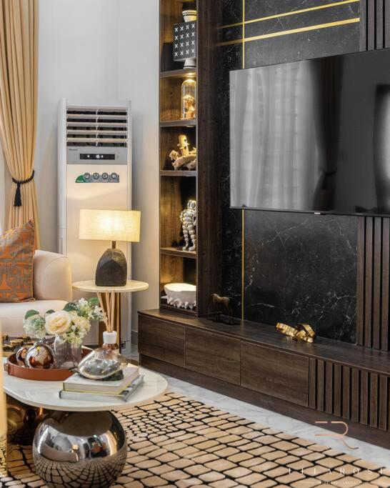 Stylish and Cozy 4 bedroom 4 bathroom Home Lekki photo 4