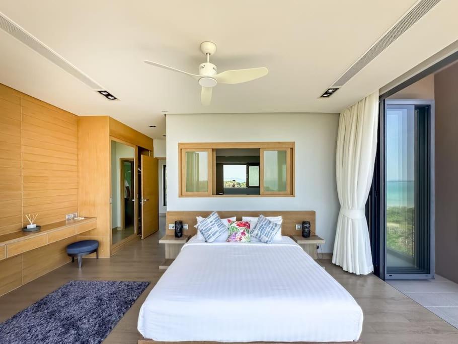 Cape Height 4-bedroom Seaview Luxury Pool Villa photo 1
