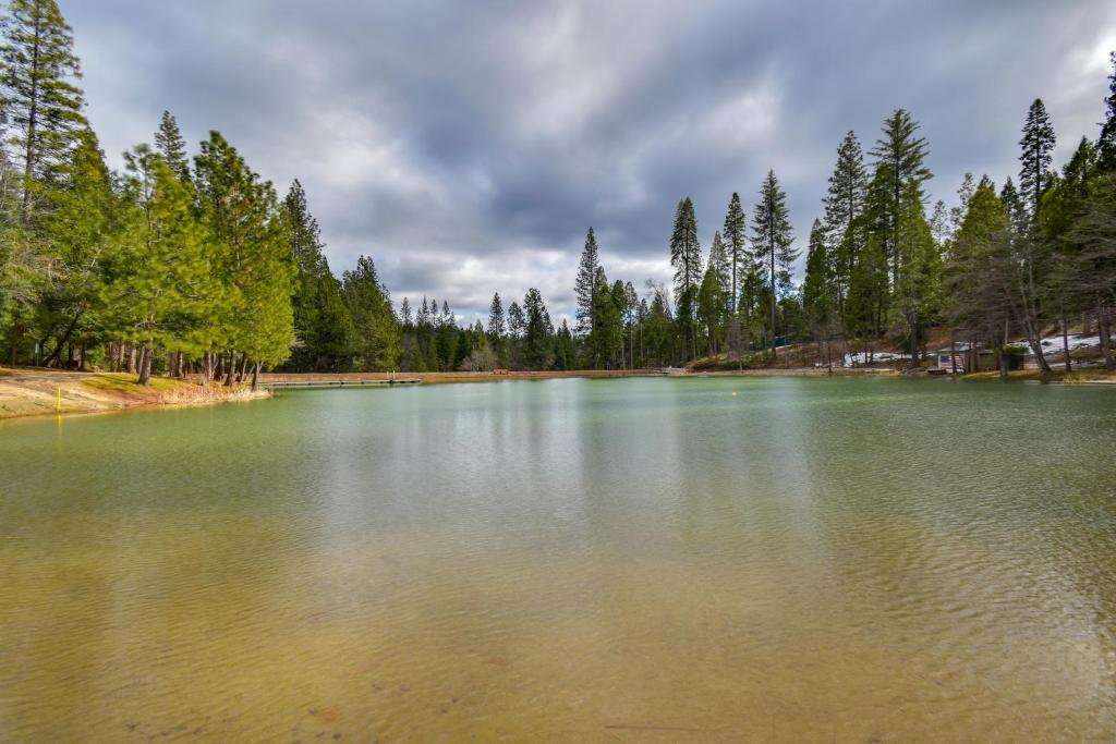 Arnold Cabin with Hot Tub and Community Lake Access! photo 2