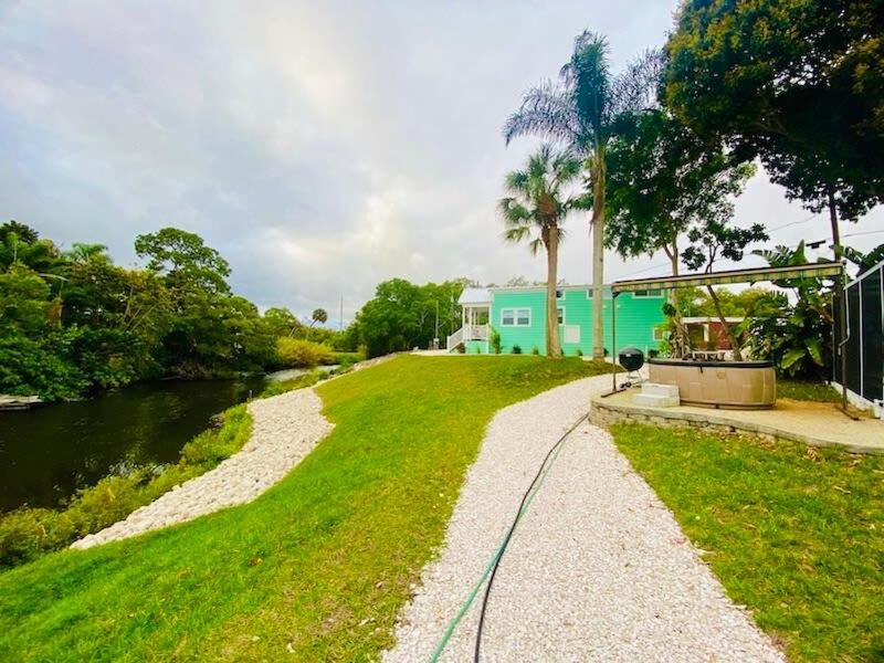 Pinecraft Tiny Home 'Green Parrot ' photo 1