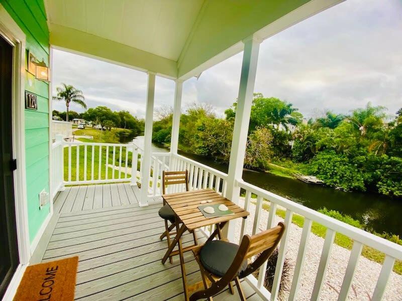 Pinecraft Tiny Home 'Green Parrot ' photo 2