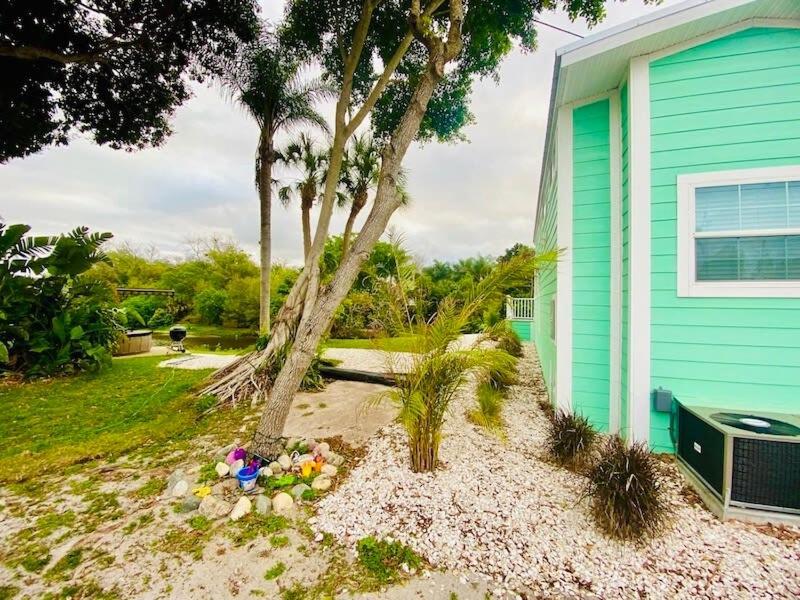 Pinecraft Tiny Home 'Green Parrot ' photo 4