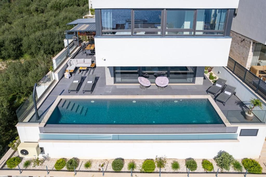 Villa Grey with 4 bedrooms, Heated pool, Sauna, Media room, Sea Views photo 2