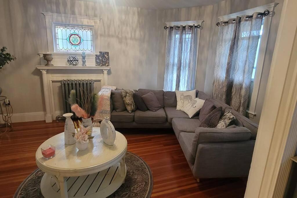 Modern Haven ,Your Stylish Retreat image