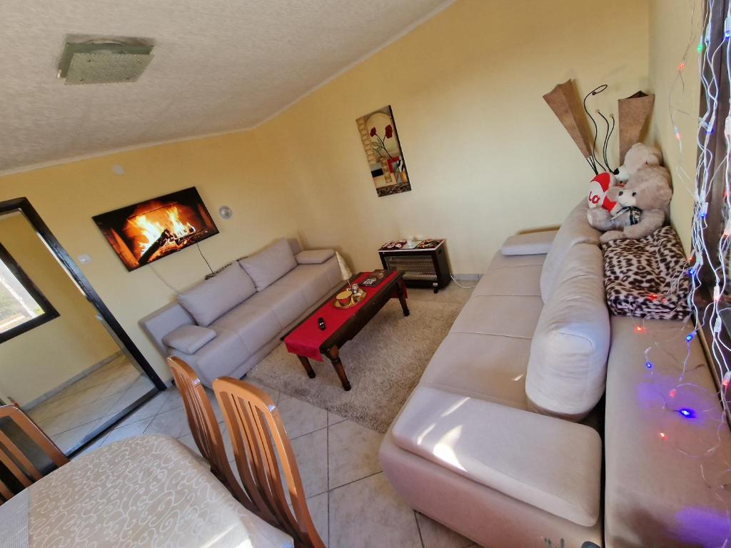 Sara&Lav rent a house photo 2