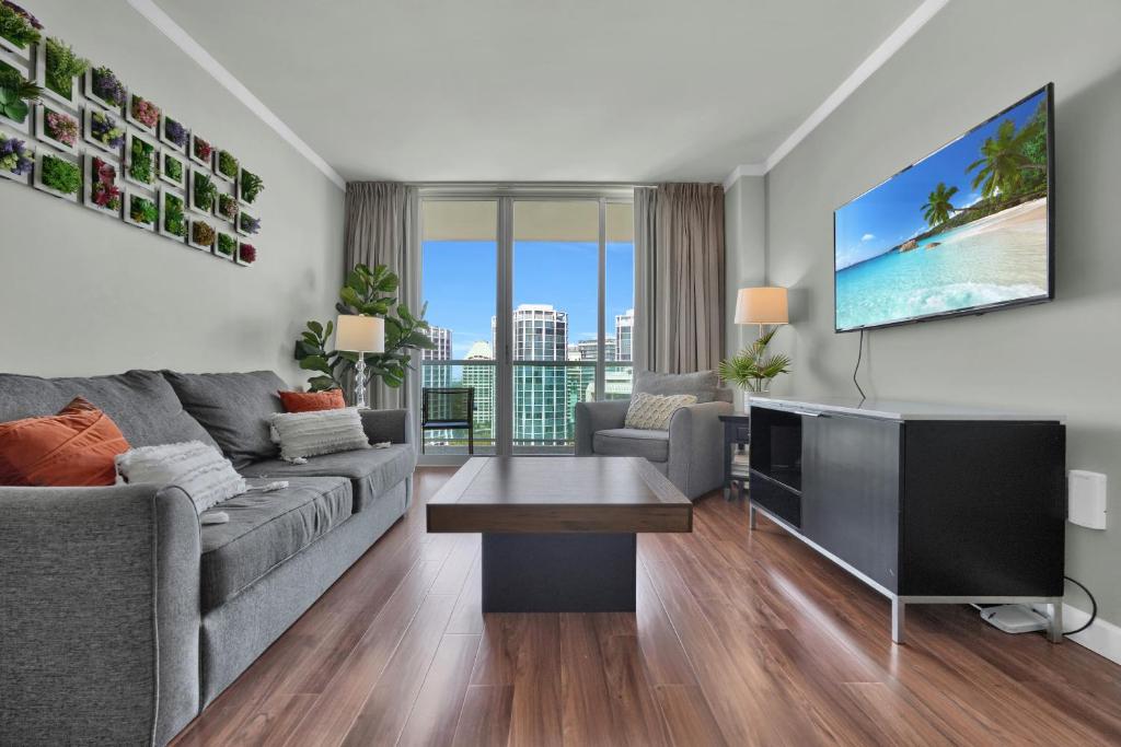 Spectacular Bay View 1bd 2baths in Grove image
