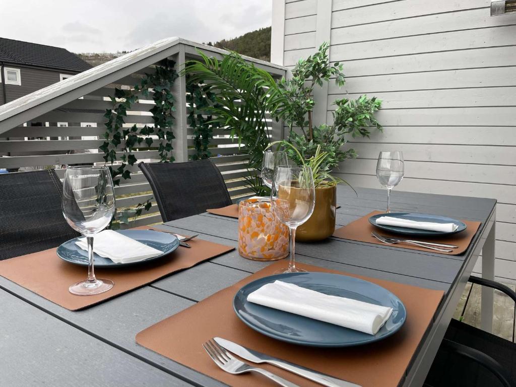 Moderne rekkehus, god standard. photo 2