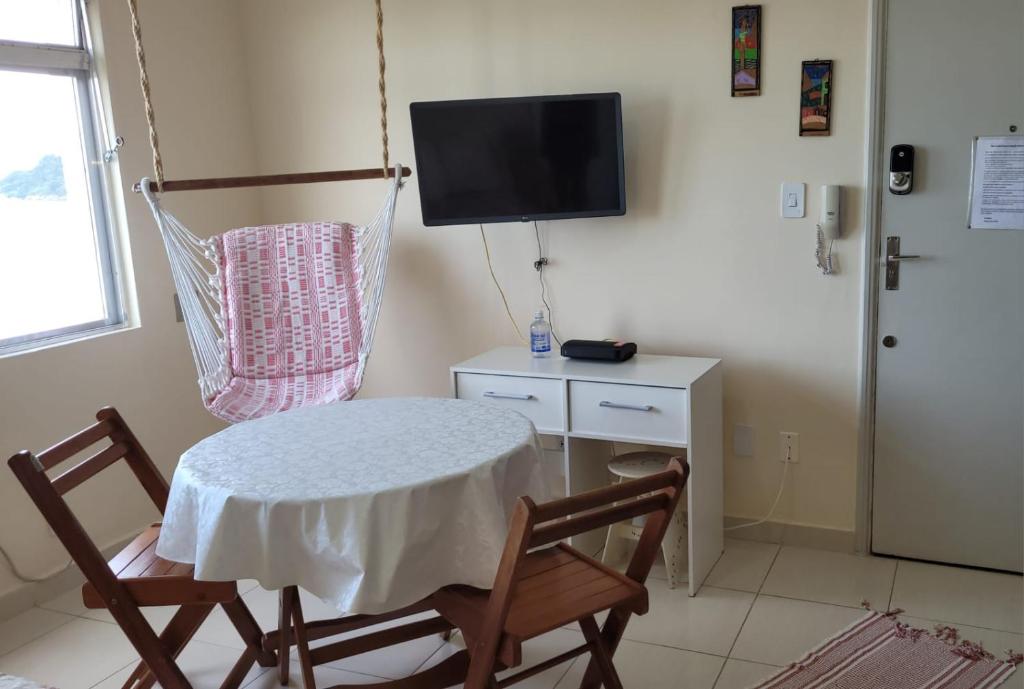 Frente Mar - Apartamento para 4 Hóspedes com Home Office Wi-Fi 200mbps, Ar Condicionado e Cozinha Completa photo 3