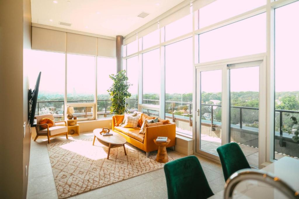NEW Luxury 2BR Penthouse Apt In Central Halifax photo 1