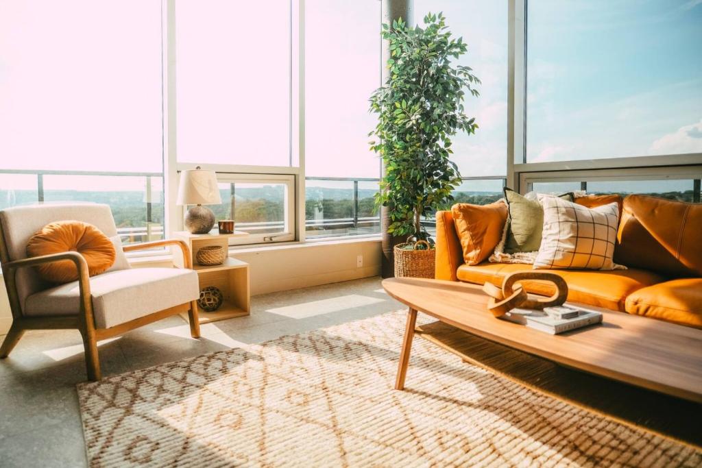 NEW Luxury 2BR Penthouse Apt In Central Halifax photo 3