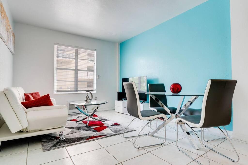 Amazing apartment in Miami Beach image