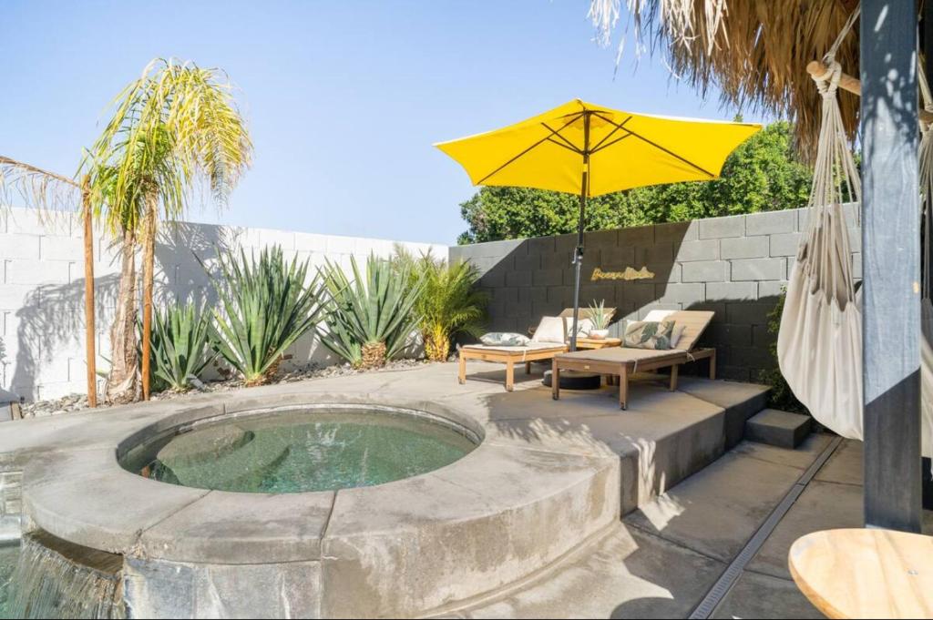 Desert Paradise salt water pool & Spa 1 mile to Coachella Fest photo 2