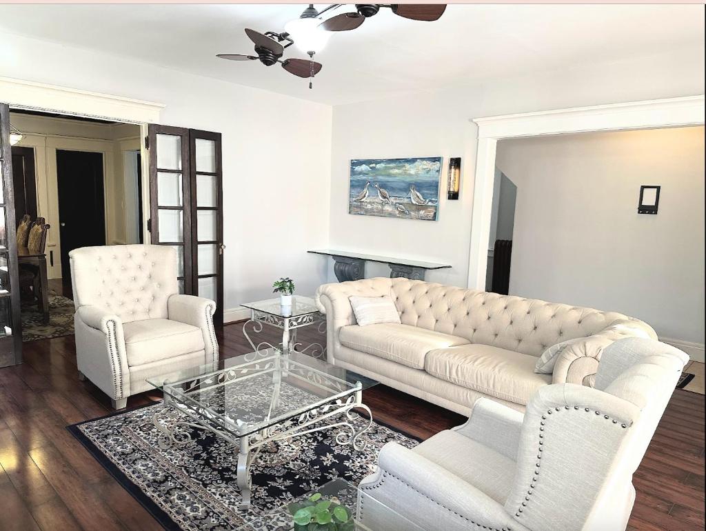 Elmwood village home image