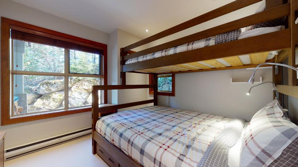 Peaceful Benchlands Townhome by Harmony Whistler photo 3