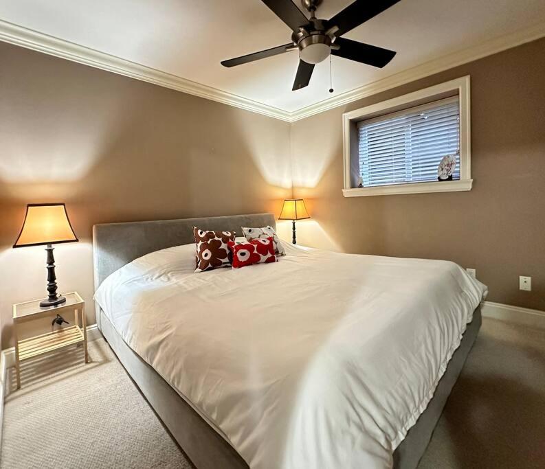 Serene 2BR Suite at Lloyd Ave photo 1