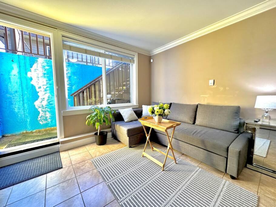 Serene 2BR Suite at Lloyd Ave photo 2