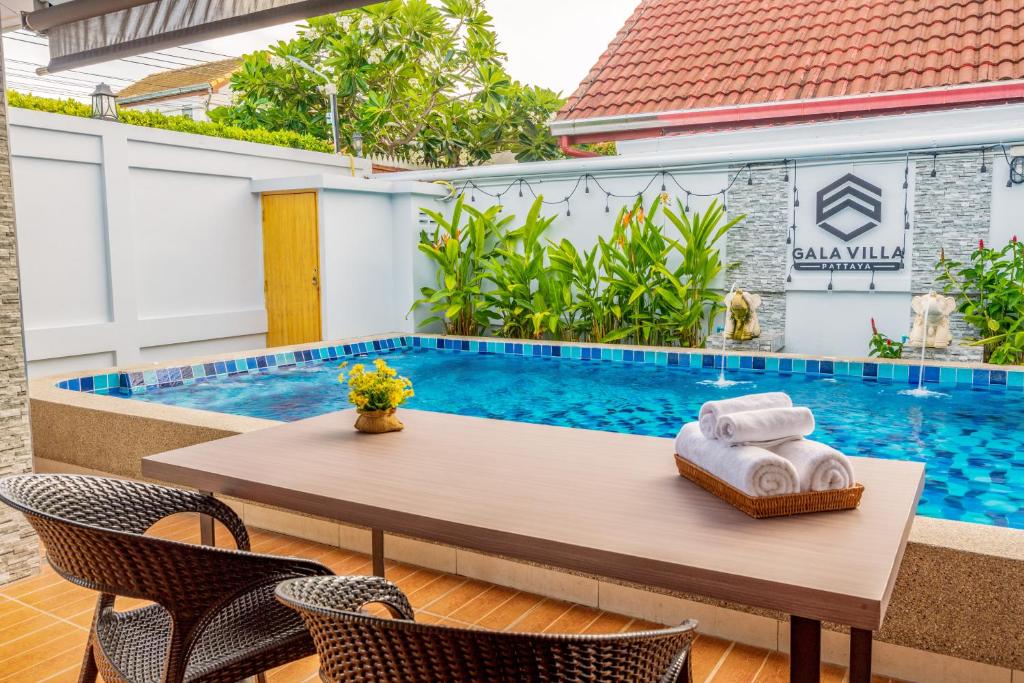 Pattaya Private Villa - Pool,Sauna,Snooker,BBQ photo 3