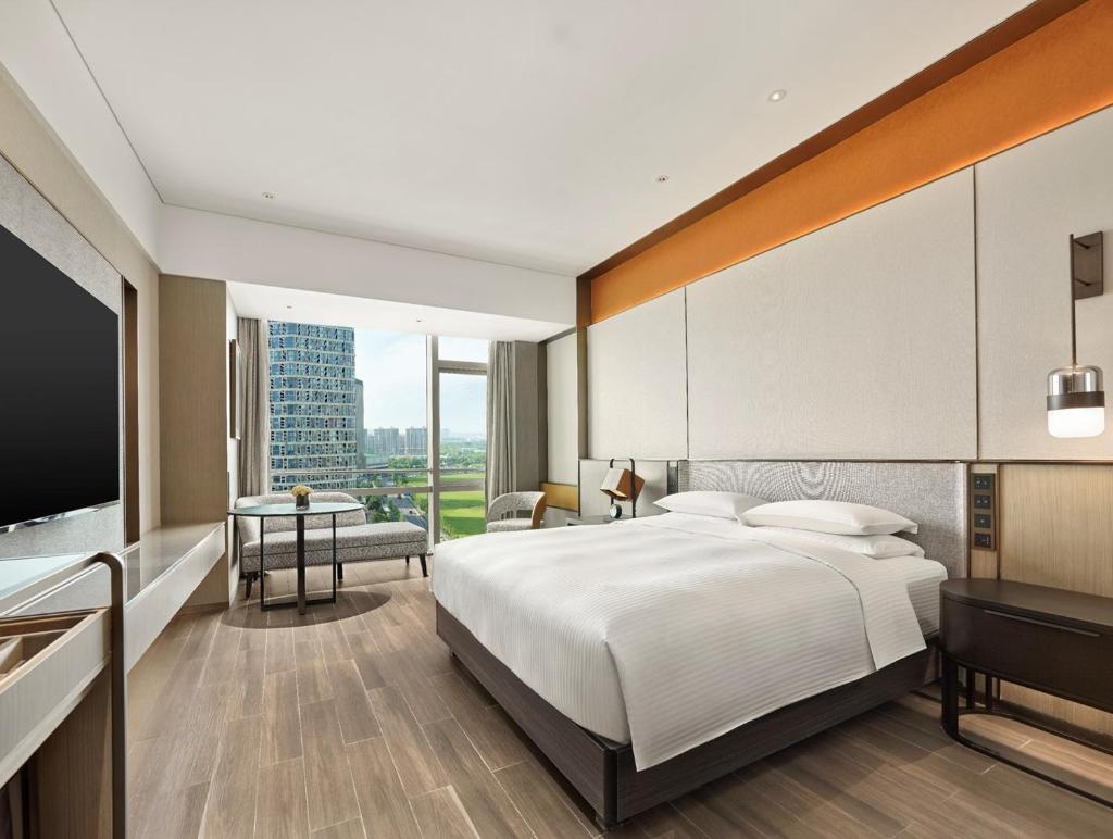 Hyatt Regency Shanghai Songjiang Room Type - 1 King Bed, City View, Club Access