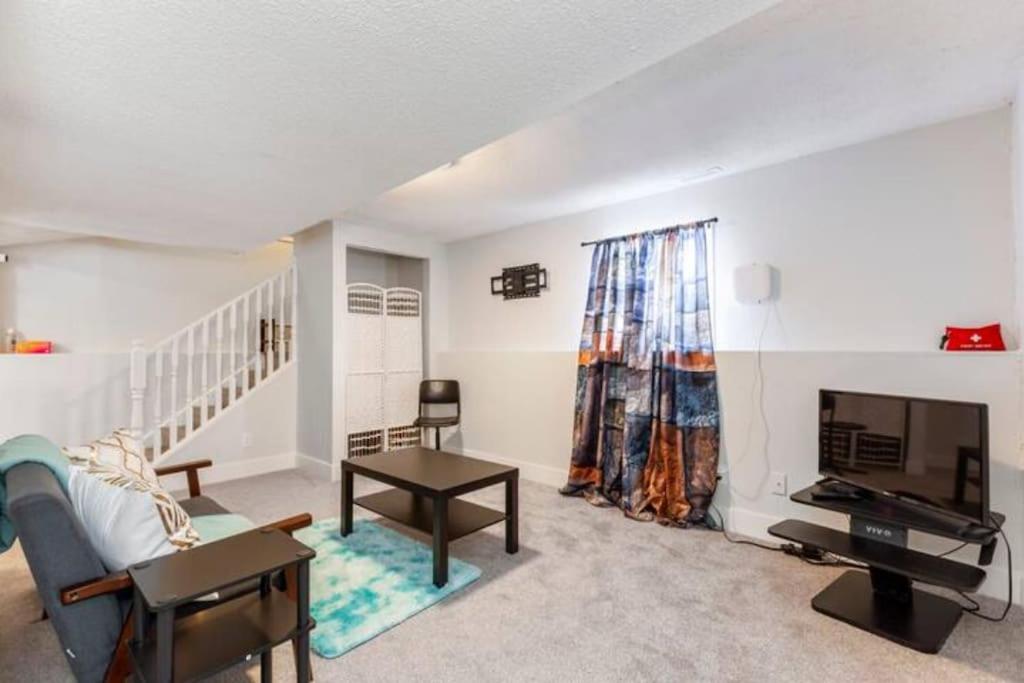 Cozy Furnished Room in Edmonton - Close to U of A photo 3