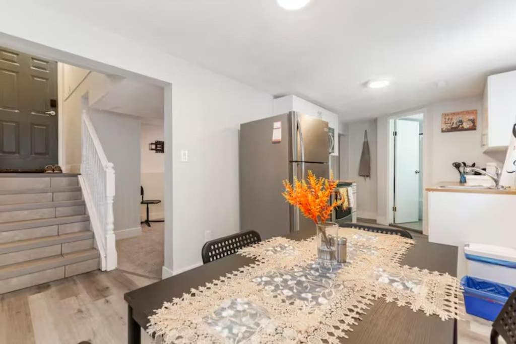 Cozy Furnished Room in Edmonton - Close to U of A photo 1